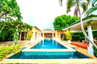 Houses for sale Bang Lamung Chonburi : Luxury 4-Bedroom Pool Villa at Siam Royal View 5969191