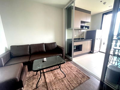 Condos for rent 5 Yaek Market Udon Thani : The Base Height Condo for rent.