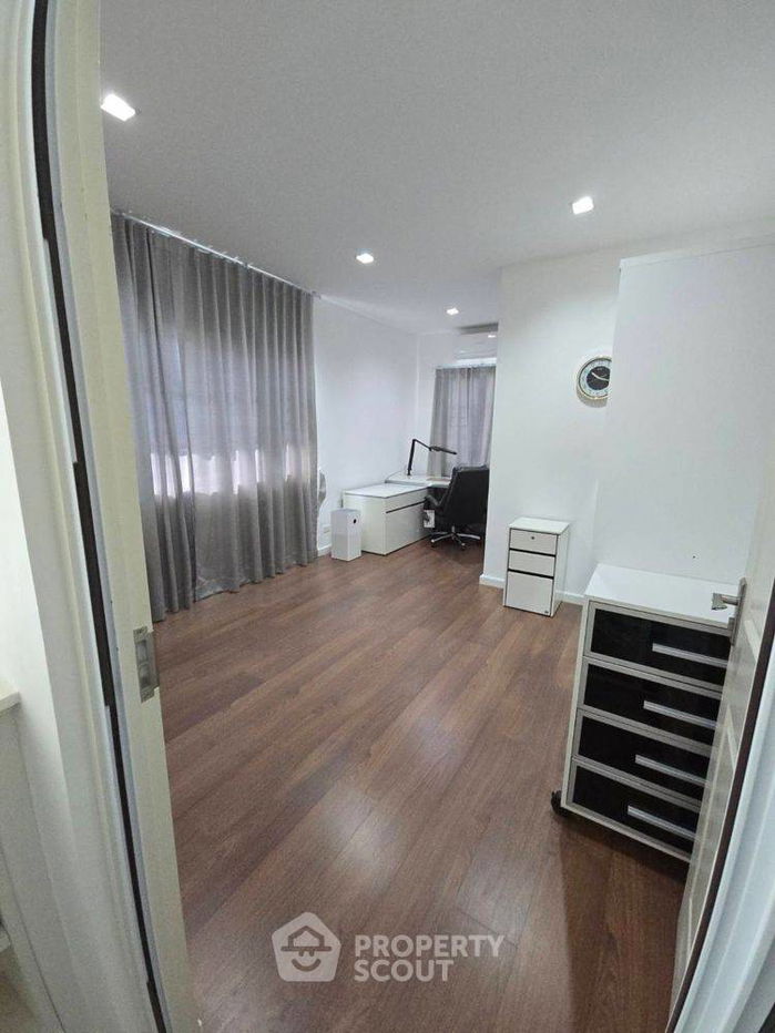 รูป บ้าน 3-ห้องนอน ที่ คาซ่า แกรนด์ อ่อนนุช-วงแหวน ใกล้ ท่าอากาศยานสุวรรณภูมิ (ID 2514122) - รูปที่ 10/13