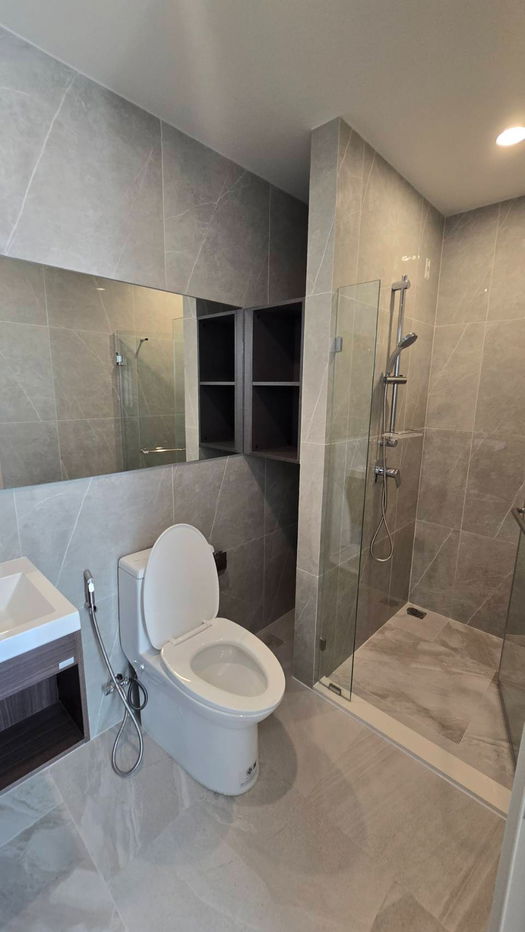 picture Condo For Rent!!Nue District R9 - 7/10