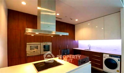 Condos for rent : 3-BR 156 Sqm Condo At 185 Rajadamri, 400m to BTS Ratchadamri (ID 2535461)