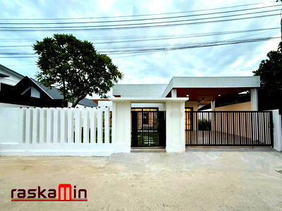 Houses for sale Bang Lamung Chonburi : KT0123📲LineID @556ryccg🚵Pool Villa Nongprue Public Park 3Bedroom Land 256sqm🏊Swimming pool🌷Garden🪑Fully furnished