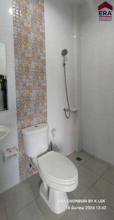 รูป ขายทาวน์โฮม 2 ชั้น แปลงริม หมู่บ้านเอมัสท์ บ่อวิน เขาขยาย ใกล้นิคม ราคา 2.05 ล้าน - รูปที่ 9/11