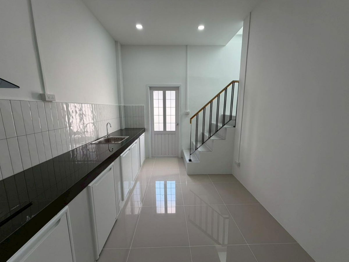 รูป ขายอาคารพาณิชย์ 3 ชั้น ซอยนนทบุรี 46 (ซอยตรงข้ามกองสลาก) พื้นที่ 21.5 ตารางวา 3 ห้องนอน 3 ห้องน้ำ - รูปที่ 4/15