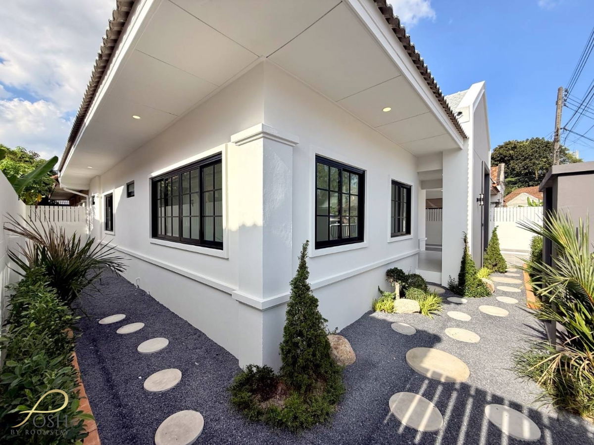picture Phanasont Park Ville 3 (Ban Lipon) Modern single-storey house with side yard, 4–6 minutes to the Monument and Robinson Lifestyle. - 14/28