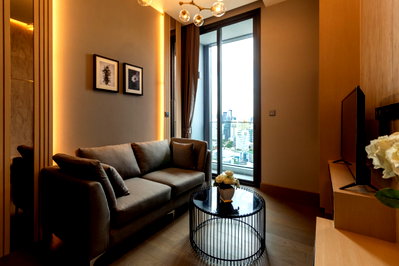 Condos for rent : The Esse Singha Complex, 1-bedroom luxury condo in the heart of Asoke. This price is unbeatable!