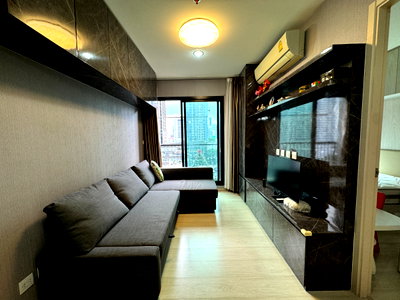 ขายคอนโด : ลงทุนหรืออยู่เองก็คุ้ม! Life Asoke 2 ห้องนอน ใกล้รถไฟฟ้า