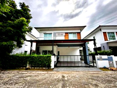 Twin houses for sale The Crystal SB : Secondhand 2-story twin house for sale, The Cluster Ville 4 Ratchaphruek-Sirinthorn, Bang Kruai. Beautifully decorated. Near Rama V roundabout