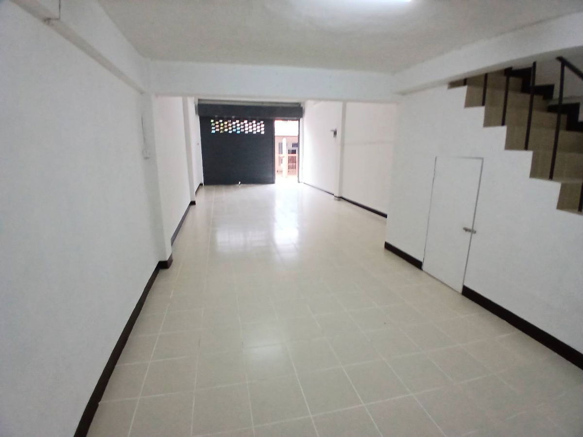 รูป ให้เช่าอาคารพาณิชย์ ซอยเสรีไทย 48 Line: @katagent - รูปที่ 9/29