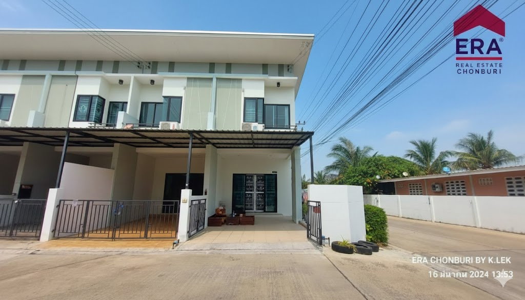 รูป ขายทาวน์โฮม 2 ชั้น แปลงริม หมู่บ้านเอมัสท์ บ่อวิน เขาขยาย ใกล้นิคม ราคา 2.05 ล้าน - รูปที่ 1/11