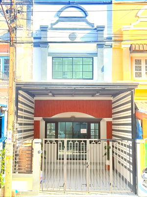 ทาวน์โฮม กรุงเทพมหานคร : ทาวน์เฮ้าส์ รีโนเวทใหม่ สวย ทำเลดี หมู่บ้าน พูนสินธานี1 ซ.พูนสิน8 ซอยเคหะร่มเกล้า 64 คลองสองต้นนุ่น ลาดกระบัง เฟอร์นิเจอร์พร้อมอยู่ ใกล้สนามบิน