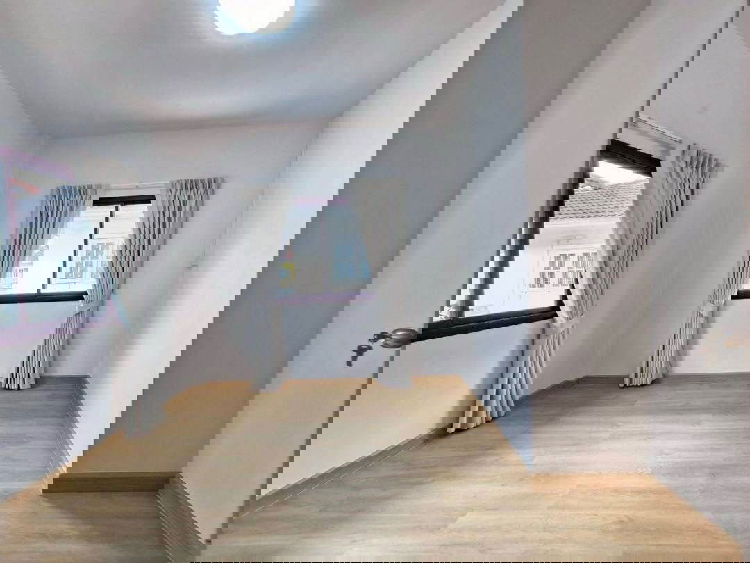 รูป บ้านแฝด 2 ชั้น สไตล์บ้านเดี่ยว รีโนเวทใหม่ | หมู่บ้านบุรีรมย์ รามอินทรา–ซาฟารีเวิลด์ | แถมเฟอร์นิเจอร์ | พร้อมเข้าอยู่ - รูปที่ 13/17