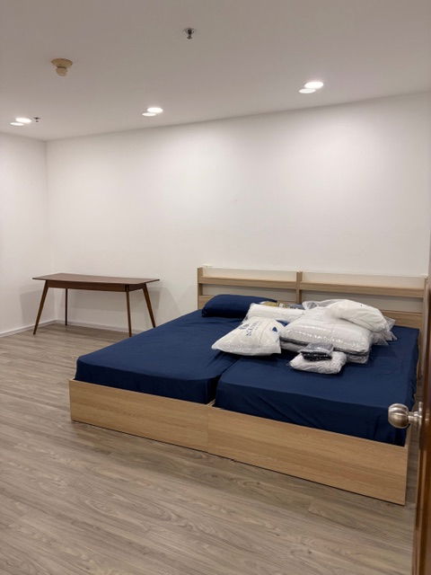 picture Canadian school - Rare find 3 B/R river view - 5/41