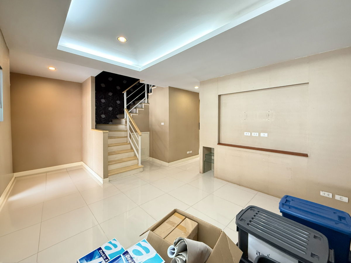 รูป 🏡 ทาวน์โฮม สรงประภา – ดอนเมือง 📍 หลังตลาดโอโซนวัน | หลังใหญ่ หน้าบ้านไม่ชนใคร ทิศเหนือ - รูปที่ 3/10