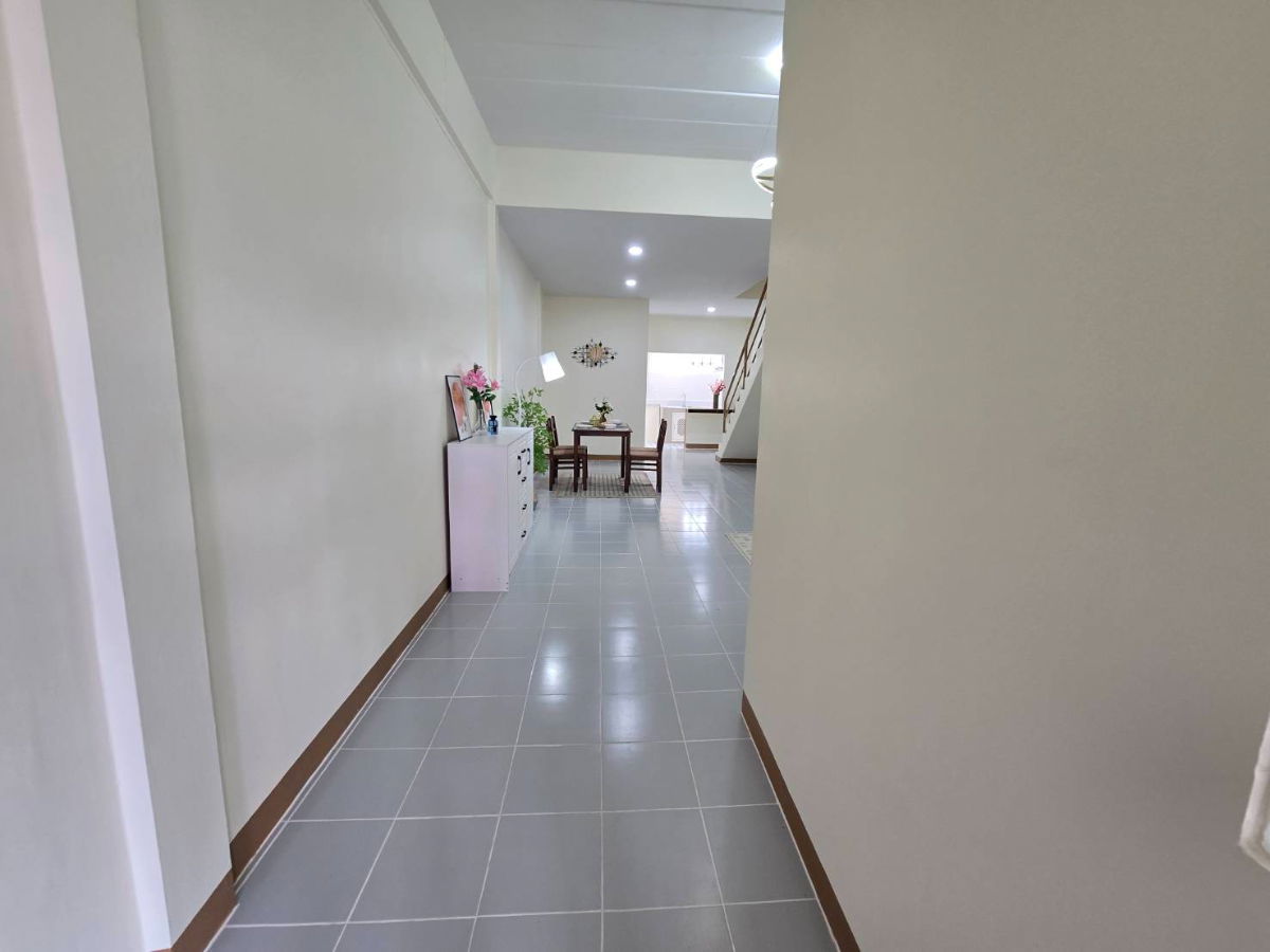 รูป ทาวน์เฮ้าส์ รีโนเวทใหม่ หมู่บ้าน ธันยพฤกษ์ สุวินทวงศ์ ซ.4 ซอยผดุงพันธ์ 11 ถนนสุวินทวงศ์ หนองจอก เฟอร์นิเจอร์พร้อมเข้าอยู่ - รูปที่ 6/27