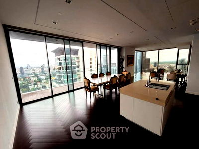 Condos for rent Sukumvit 39 : 3-BR Condo at Marque Sukhumvit near BTS Phrom Phong (ID 2536218)