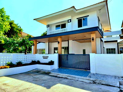 บ้านแฝด ถนนหทัยราษฎร์ : บ้านแฝด 2 ชั้น หลังมุม สไตล์บ้านเดี่ยว รีโนเวทใหม่ทั้งหลัง ทำเลเลียบคลองสอง ใกล้มีนบุรี–แฟชั่นไอส์แลนด์ พร้อมอยู่ ฟรีโอน