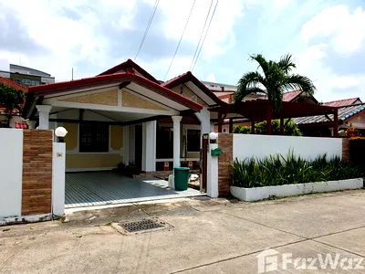 Houses for sale Lieb Tang Rodfai : 2 Bedroom House for sale in Nong Prue, Chon Buri  5621056