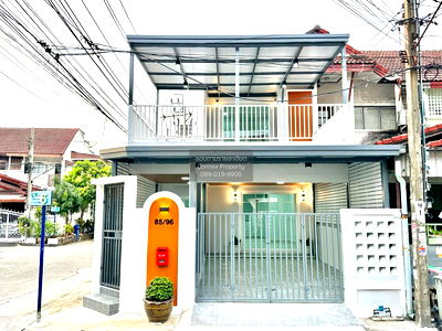 Townhouses for sale Rattanathibet Road : For Sale Townhouse/Townhome  , Ubon Chat 2 , Bang Rak Noi , Mueang Nonthaburi , Nonthaburi , CX-142050 ✅ Live chat with us ADD LINE @connexproperty ✅