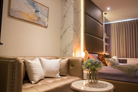 รูปภาพ Condo for Rent: RHYTHM Ekkamai Nearest BTS: Ekkamai Station