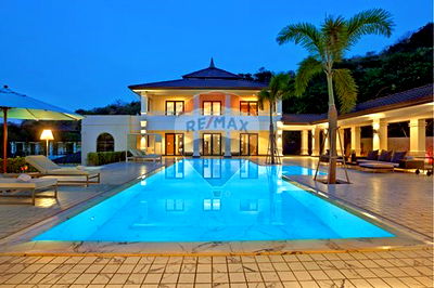 Houses for sale Royal Park Rajapruek : [920011003-89] "Exclusive Luxury Villa with Pool & Mountain Views"
