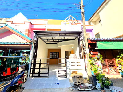 ทาวน์โฮม กรุงเทพมหานคร : ทาวน์เฮ้าส์ ทำเลดี รีโนเวทใหม่ ราคาถูก หมู่บ้าน ธันยพฤกษ์ สุวินทวงศ์ ซ.2 ซอยผดุงพันธ์ 11 ถนนสุวินทวงศ์ หนองจอก เฟอร์นิเจอร์พร้อมเข้าอยู่ได้เลย