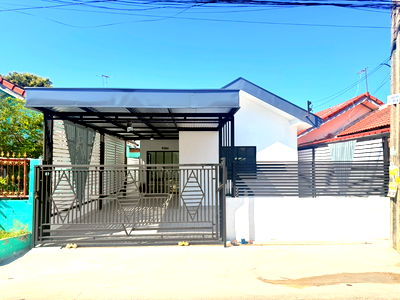 ขายทาวน์โฮม : บ้านเดี่ยวชั้นเดียว ตกแต่งใหม่ ทำเลดี หมู่บ้านทรัพย์เจริญ เลียบวารี 29 โคกแฝด หนองจอก เฟอร์นิเจอร์พร้อมอยู่ 