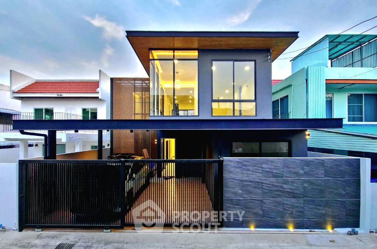 รูป บ้าน 3 ห้องนอนพร้อมสระว่ายน้ำส่วนตัว ใกล้ BTS บางจาก (ID 2030497) - รูปที่ 1/8