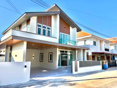 Houses for sale Wufoo Wholesale Market : Two-Storey Detached House for Sale – Near Khon Kaen Hospital & Nonthan Market Prime city location on Phothisan Road, Nai Mueang Subdistrict, Khon Kaen