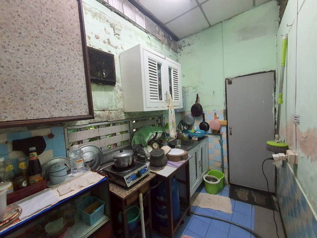 รูป ขายอาคารพาณิชย์ ซ.สาทร 11 ใกล้ BTS เซนต์หลุยส์ เนื้อที่ 22.5 ตรว พื้นที่ใช้สอย 150.00 ตร.ม - รูปที่ 6/8