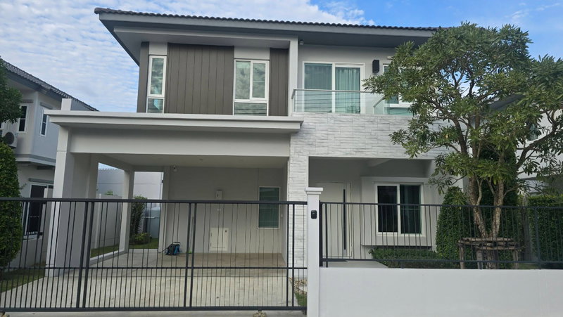 บ้านเดี่ยวให้เช่า : P0437 ให้เช่า บ้านเดี่ยว 2 ชั้น สไตล์โมเดิร์น – Villaggio 3 ศรีนครินทร์–บางนา