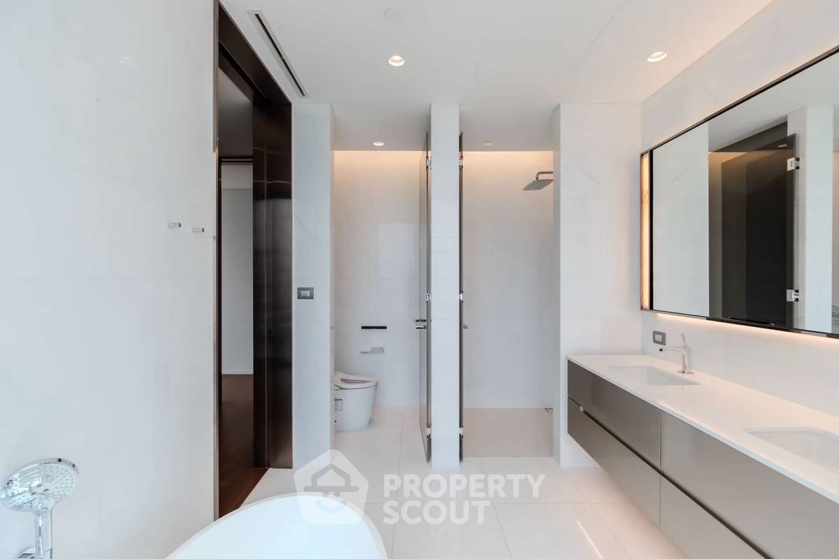 picture 2-BR Condo at The Residences At Sindhorn Kempinski Hotel Bangkok near BTS Ratchadamri (ID 2537067) - 16/17