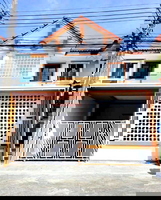 ทาวน์โฮม ปทุมธานี : 🏠 ขายบ้าน : Piyasub Rangsit-Klong 10 (ปิยทรัพย์ รังสิต-คลอง 10)   รหัสทรัพย์ | 📌 LNP-H761 