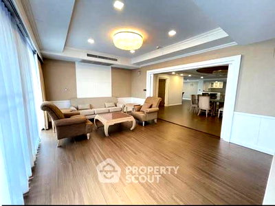Condos for rent BTS Ekkamai : 4-BR Condo at Oriental Towers Condominium near BTS Ekkamai (ID 2535447)