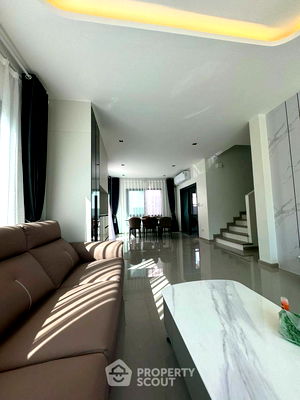 Houses for sale Rongpo Market : 3-BR House at Patta Element in Bang Lamung (ID 2538538)