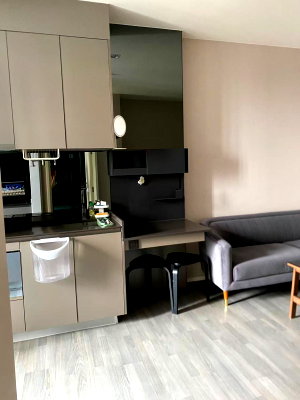 Condos for rent : 22,000 baht/month 1/1 bed The Room sukhumvit 69 BTS Prakanhong 