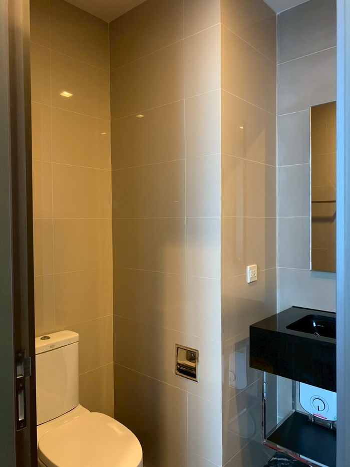 รูป (เช่า) Edge Sukhumvit 23 ใกล้ บีทีเอส อโศก ชั้นสูง วิวไม่บล็อค ห้องบิ้วอิน ตกแต่งสวยพร้อมเข้าอยู่ - รูปที่ 13/13