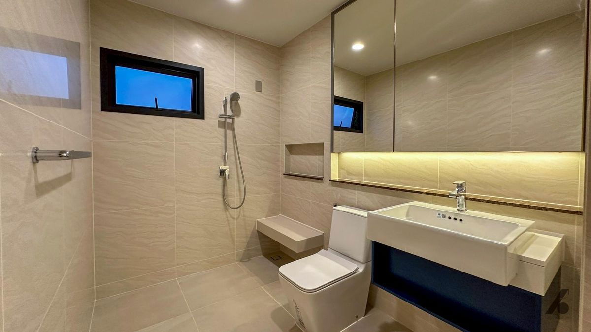 รูป 🏡 ให้เช่าบ้านเดี่ยวหรู 4 ห้องนอน | Setthasiri Bangna–Suvarnabhumi เพียง 5 นาทีถึงสนามบินสุวรรณภูมิ & ห้างสรรพสินค้า - รูปที่ 10/15