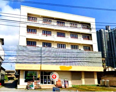 Shophouses for rent Bang Pu Industrial Estate : For Rent: Ground floor space suitable for office, restaurant, or showroom on Theparak Road, Samrong, SamutPrakan, 350 M from BTS Thipawan station.