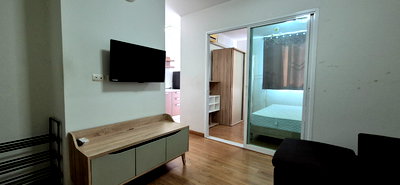 Condos for sale : Fully furnished room for Sale and cheap price , good transportation  , near ARL and MRT Huamak station