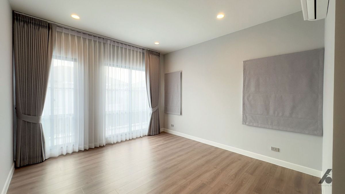 รูป 🏡 ให้เช่าบ้านเดี่ยวหรู 4 ห้องนอน | Setthasiri Bangna–Suvarnabhumi เพียง 5 นาทีถึงสนามบินสุวรรณภูมิ & ห้างสรรพสินค้า - รูปที่ 11/15