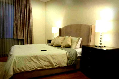 Condos for rent : 1-bedroom condo at Bright Sukhumvit 24 Condominium, near BTS Phrom Phong.