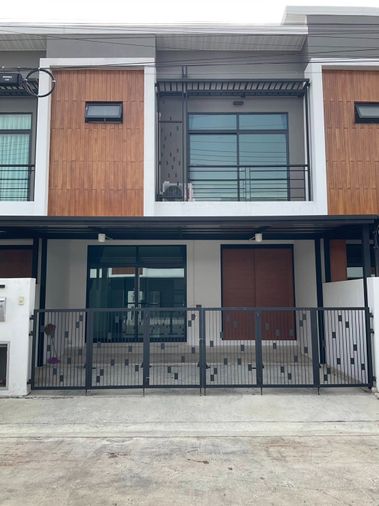  ให้เช่าทาวน์โฮม เดอะ พราว วงแหวน-รามอินทรา  109 Tel.0999983897