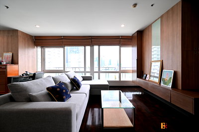 Condos for sale : Urgent Sale! 🔥 Rare Large Unit at The Height Thonglor🚆 Near BTS Thong Lo