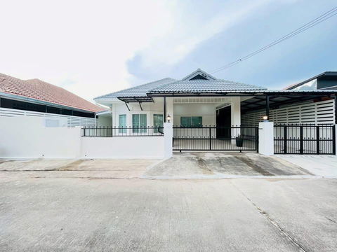 Pool Villa 3 bedrooms for Sale in East Pattaya