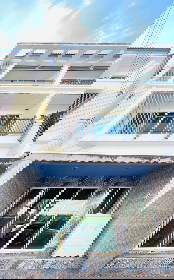 รูป ให้เช่าทาว์นโฮม 3 ชั้น บ้านกลางเมือง เออบาร์เนียน เกษตร นวมินทร์ - รูปที่ 1/17