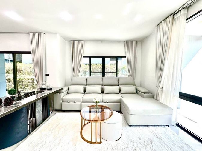 5-bed house for rent, 300 sqm, 70 sq wah, Setthasiri Krungthep kreetha 2
