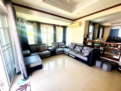 Houses for sale Jomtien Sai 2 : Spacious Two Storey 3 Bedroom House for Sale in Jomtien