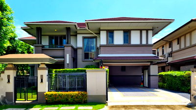 Houses for sale Thonburi Vocational College : Sell ​​Narasiri Pinklao-Sai 1 Convert the corner of the garden, decorated with 110 square meters. 294 sqm. Ready to move in.