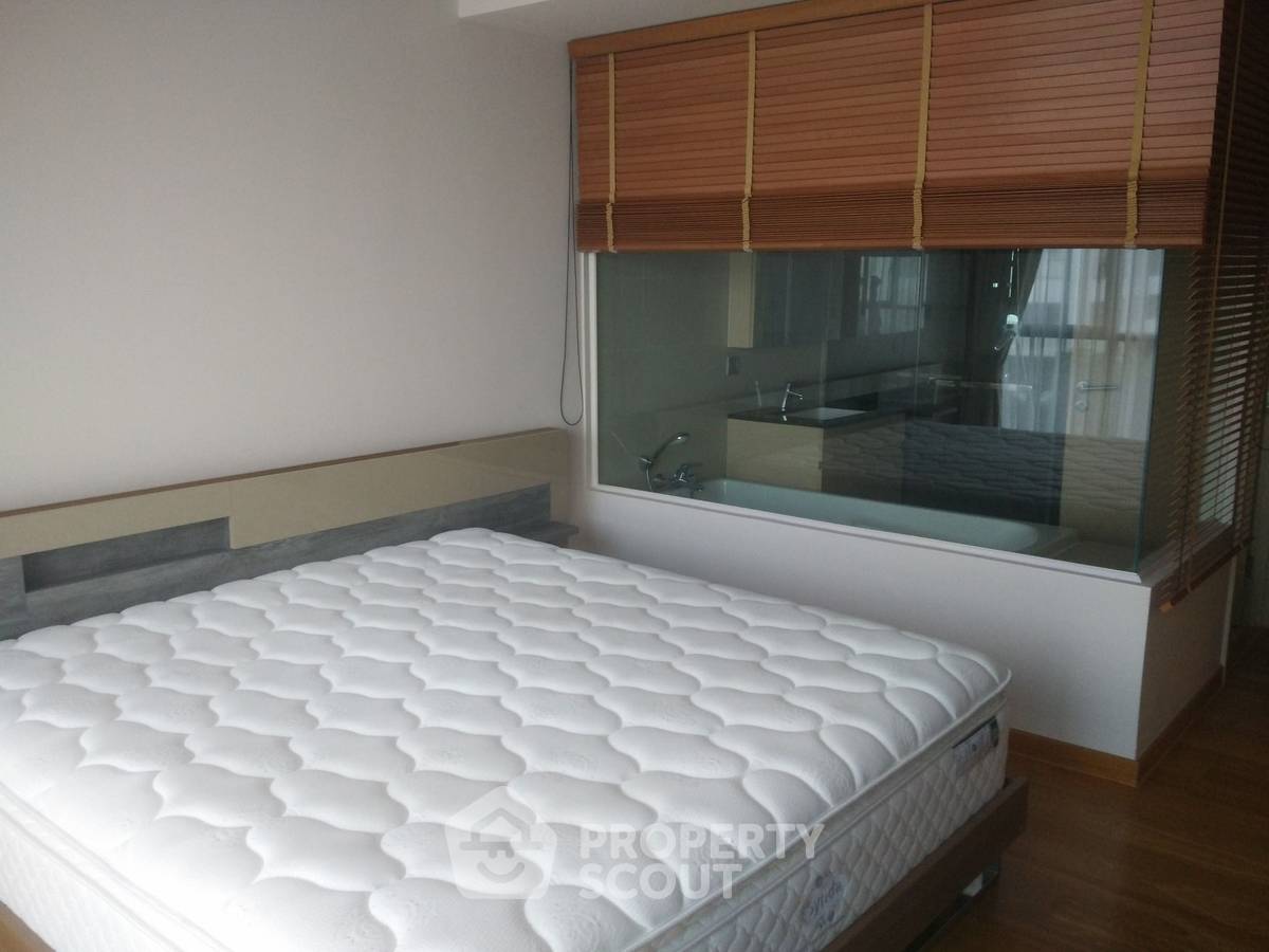 picture 2-BR Condo at Via Botani near BTS Phrom Phong (ID 563517) - 4/5